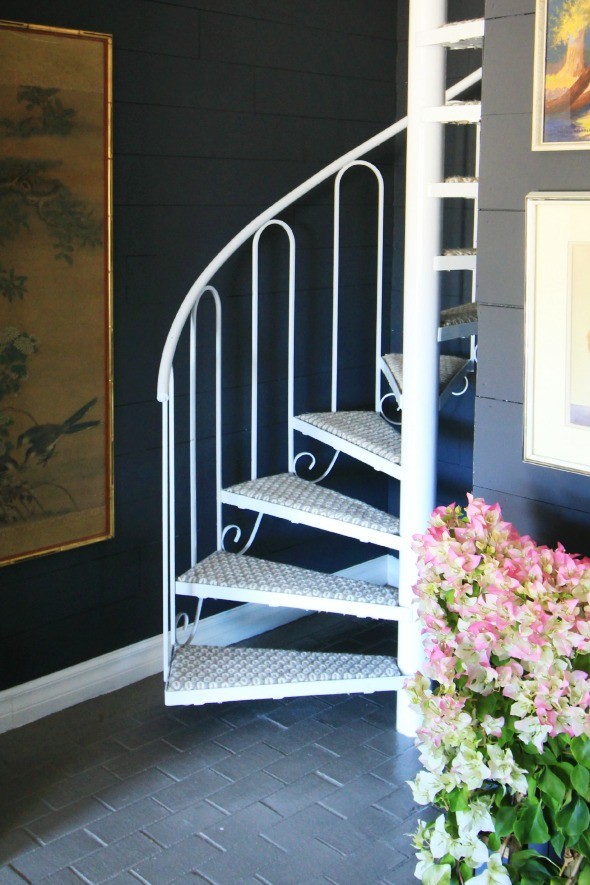 DIY Carpeting Spiral Stairs