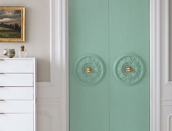 DIY RenterFriendly Closet Door Makeover with Wallpaper  Club Crafted