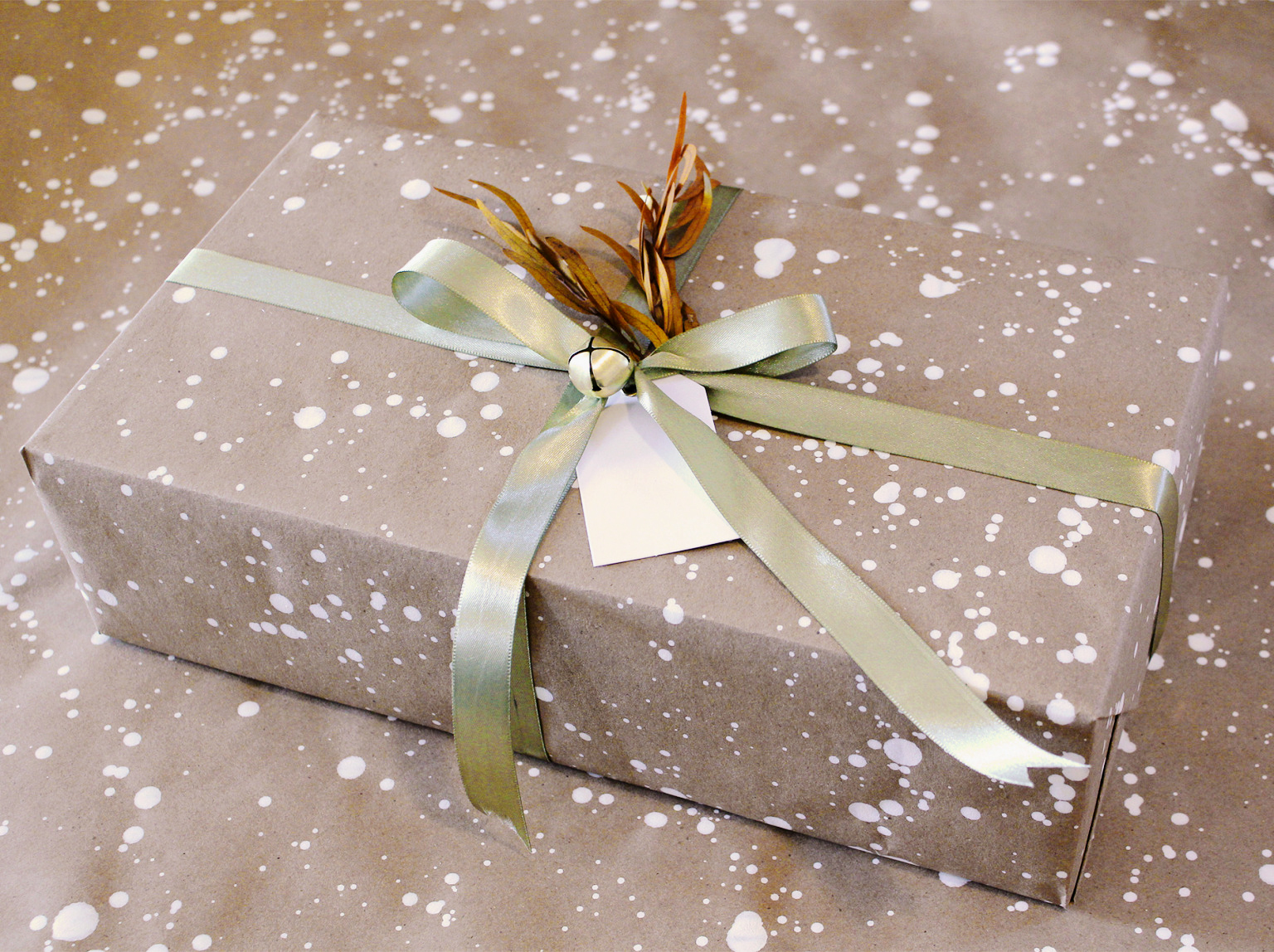 Gift Wrapping with Kraft Paper - Busy Being Jennifer